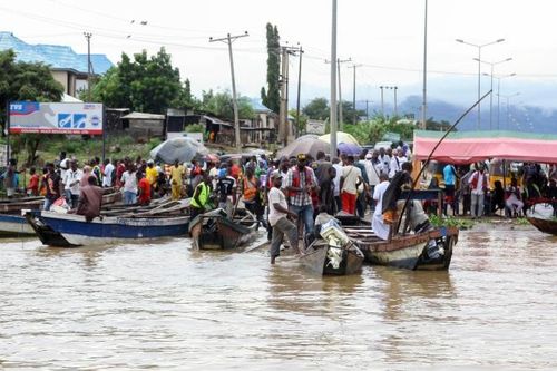 Lật tàu ở Nigeria, 76 người chết