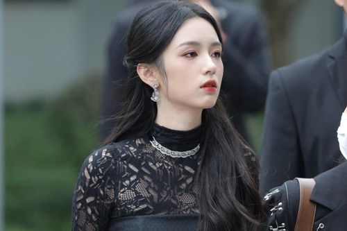 Vẻ đẹp của 'tiểu hoa đán' Châu Dã