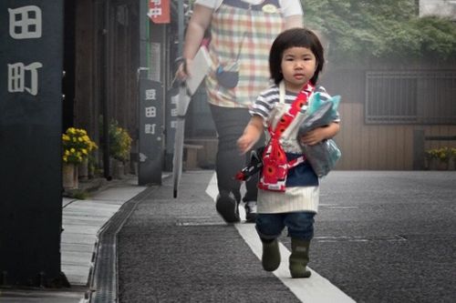 Tỉnh của Nhật Bản cho phép ông bà ngoại nghỉ làm để chăm cháu