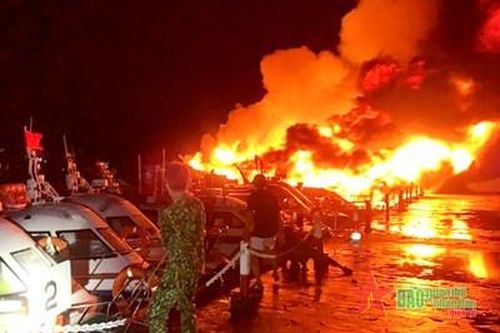 Xác định nguyên nhân ban đầu vụ 8 phương tiện bốc cháy ở Cửa Đại, Hội An