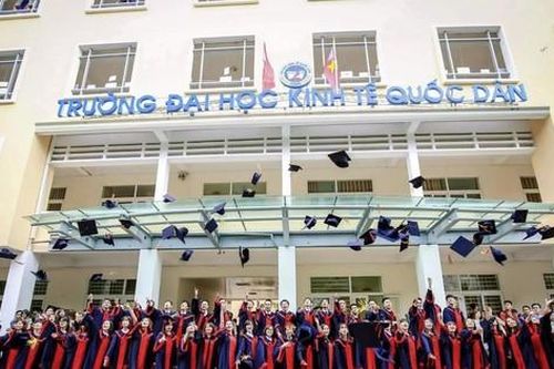 Trường Đại học Kinh tế Quốc dân lý giải việc một số sinh viên bị 'giam bằng'