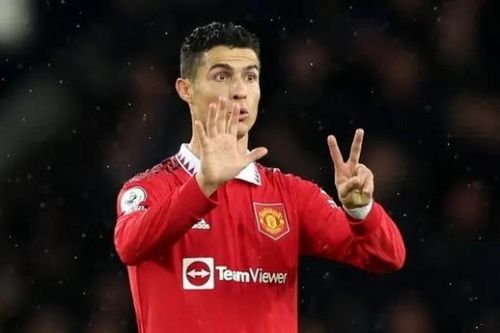 Hãy gọi Ronaldo là CR700!