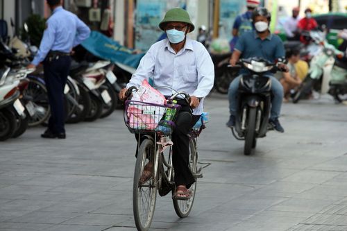 Hà Nội ùn tắc toàn ô tô, xe máy, đường nào dành riêng cho xe đạp?