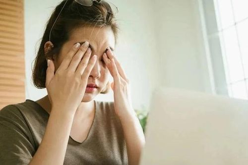 5 biểu hiện trên khuôn mặt cảnh báo bệnh tật, thậm chí ung thư