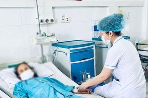 Cứu sống bà cụ bị phình động mạch chủ bụng
