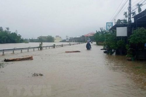Mưa lớn gây ngập, cảnh báo lũ quét, sạt lở đất ở Quảng Ngãi, Quảng Trị