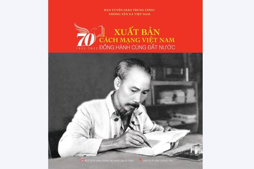 Sách ảnh 'Xuất bản cách mạng Việt Nam - 70 năm đồng hành cùng đất nước'
