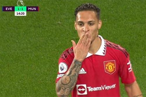 Antony lập kỷ lục ghi bàn cho MU