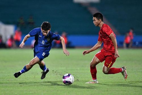 Thua toàn diện Việt Nam, 'sếp lớn' Thái Lan bị đòi từ chức ngay lập tức