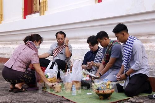 Sôi động Lễ hội Mãn chay tại Lào sau hơn 2 năm dịch COVID – 19