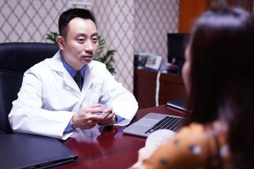 Đau bụng mỗi lần 'đến tháng', thiếu nữ đi khám, không ngờ phải cắt tử cung
