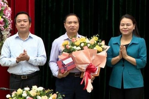 Vì sao Phó Bí thư thường trực Tỉnh ủy Ninh Bình Trần Hồng Quảng nghỉ hưu trước tuổi?