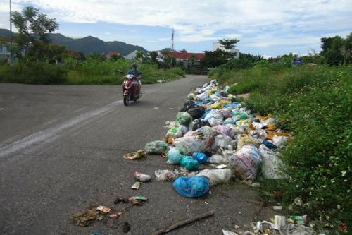 Cần đặt thùng thu gom rác