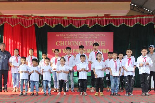 Tiếp nhận tài trợ phòng máy vi tính và trang thiết bị dạy học