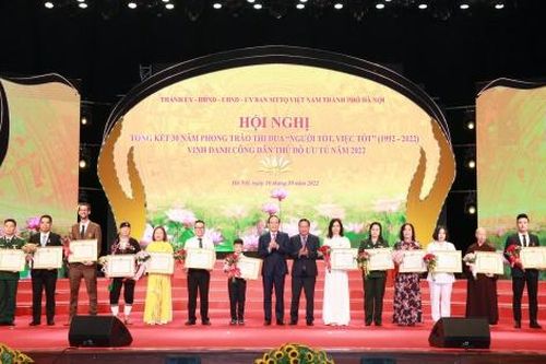 Hà Nội tổng kết 30 năm phong trào 'người tốt việc tốt'