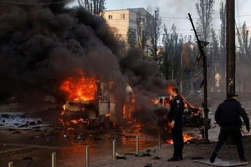 Thủ đô Ukraine rung chuyển trong các vụ nổ lớn