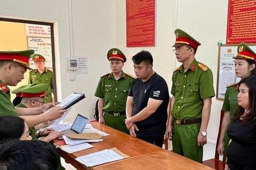 Bắt tạm giam 2 đối tượng khai thác khoáng sản trái phép trên sông Bạc