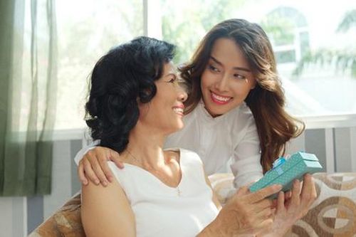 Ghét mẹ chồng nhưng vẫn phải giả bộ thảo mai để được sống yên ổn nơi nhà chồng