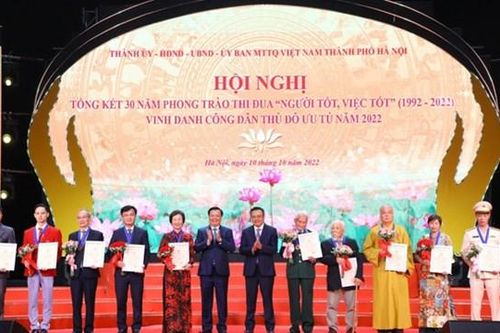 Hà Nội vinh danh 10 Công dân Thủ đô ưu tú