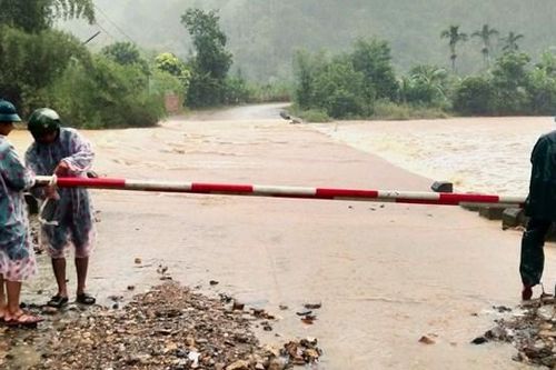 Quảng Nam: Một cô giáo mầm non bị nước lũ cuốn trôi tử vong