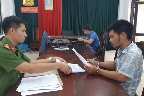 Phê 'cỏ Mỹ', thanh niên dùng búa đập vỡ kính hàng loạt xe ô tô và nhà dân