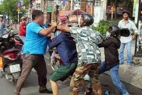Chủ nợ hóa kẻ cướp vì dùng vũ lực để đòi tiền