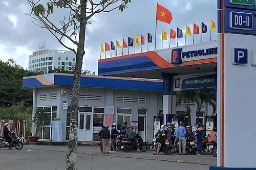 Hơn chục cửa hàng ở Cà Mau không còn xăng dầu