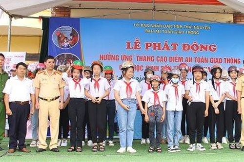 Thái Nguyên: Phát động Tháng cao điểm an toàn giao thông cho học sinh đến trường