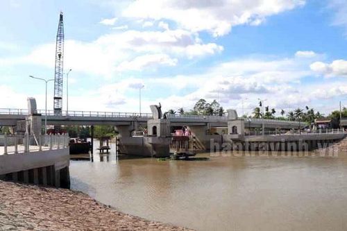 Trà Vinh: Công bố tình huống khẩn cấp sạt lở đê bao ở huyện Cầu Kè