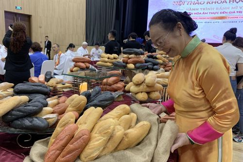 Tôn vinh, quảng bá giá trị của bánh mì Việt Nam ra quốc tế