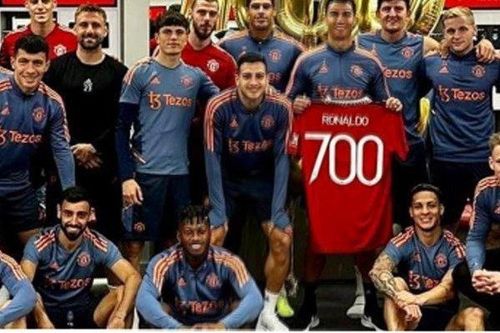 Cầu thủ MU tổ chức tiệc siêu to khổng lồ mừng CR700