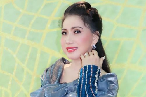 NSƯT Phượng Loan: Tôi sẵn sàng làm nền cho các nghệ sĩ cải lương trẻ tỏa sáng