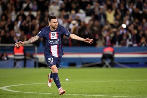 Ronaldo đã ghi 700 bàn ở cấp CLB, còn Messi thì sao?