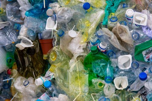 Quy trình tái chế mới, chuyển hóa rác thải nhựa polyethylene thành nhựa tiêu dùng