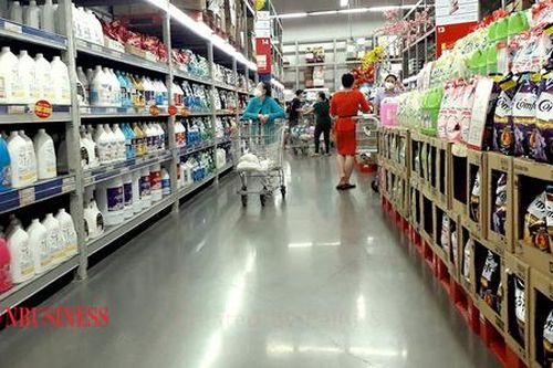Tăng trưởng tiêu dùng chậm lại nhưng ngành bán lẻ vẫn 'nóng'