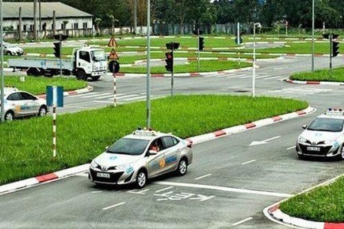 Nghiêm cấm giao xe để học viên tự lái
