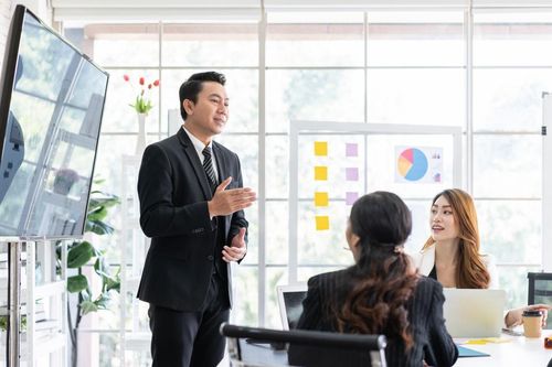 Giải pháp nào cho doanh nghiệp trước những biến động của thị trường tuyển dụng?