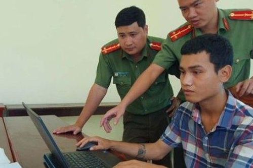 Bất ngờ với bằng cấp của nam thanh niên vừa đánh sập hàng loạt website