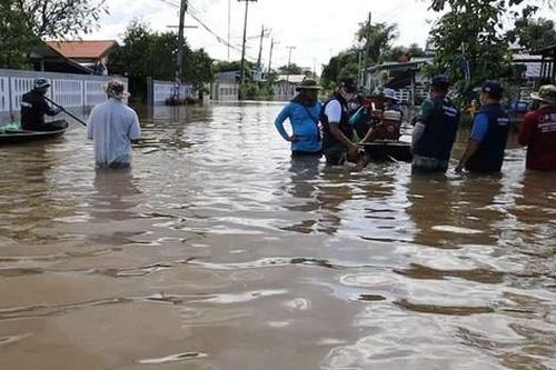 Thái Lan: Lũ lụt sau bão Noru, hàng nghìn ngôi nhà vẫn chìm trong 'biển' nước