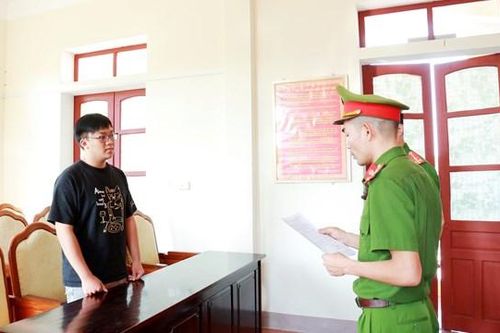 Vợ chồng trẻ dùng 'chiêu độc' chiếm đoạt gần 500 triệu đồng