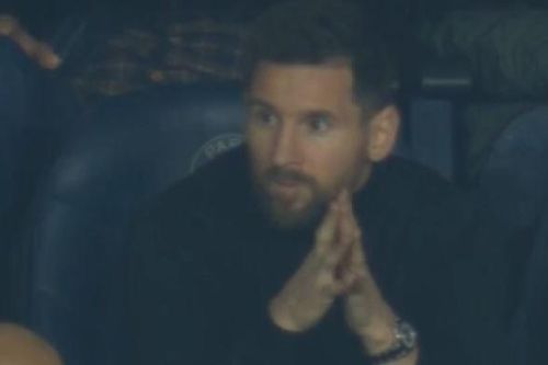 Phản ứng của Messi khi Mbappe ghi bàn