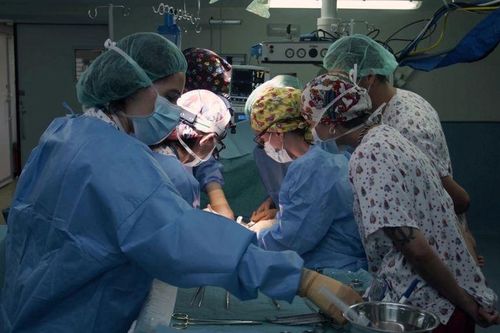 Em bé đầu tiên trên thế giới được ghép ruột từ người đã ngừng tim