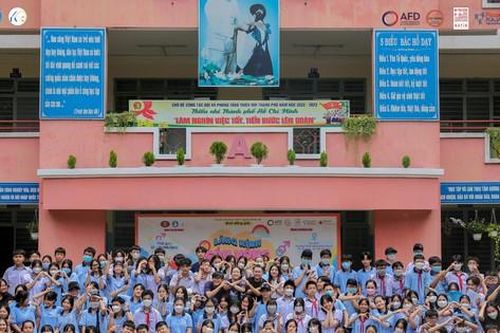 'Lăng kính cầu vồng' và khát khao bình đẳng giới