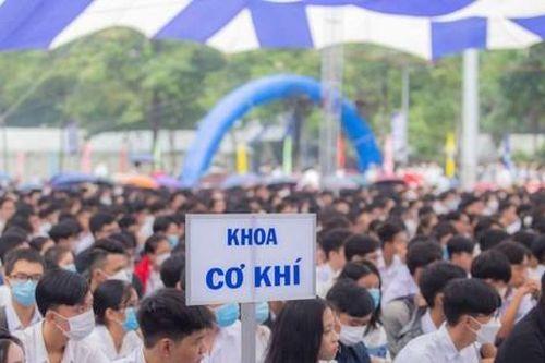 Trường ĐH Bách khoa đón gần 5.000 tân sinh viên