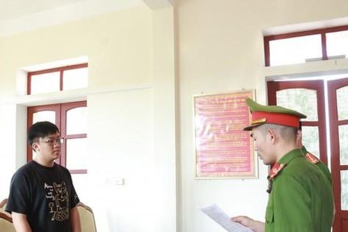 Khởi tố vợ chồng trẻ chiếm đoạt hơn 480 triệu đồng từ tài khoản ngân hàng