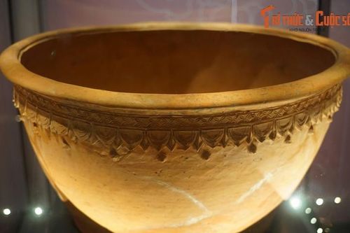 Cận cảnh cổ vật có kích cỡ khó tin khai quật ở Hà Nội