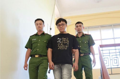 Vợ chồng 10x 'cuỗm' gần nửa tỷ đồng từ tài khoản ngân hàng