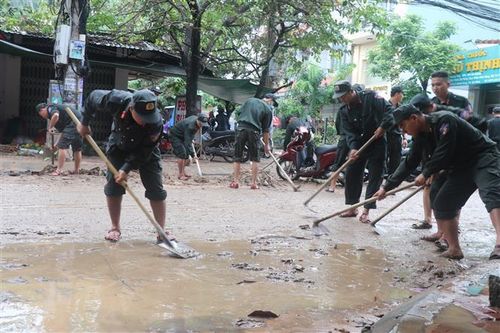 Bình Định: Lực lượng vũ trang hỗ trợ khắc phục hậu quả sau mưa lũ