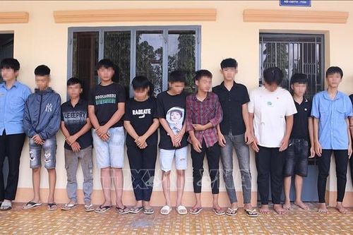 Bình Phước: Bắt nhóm thiếu niên để điều tra hành vi đánh người, cướp tài sản