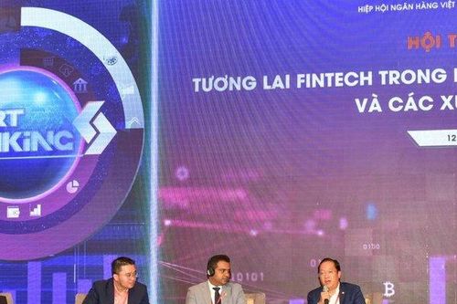 Fintech giúp các ngân hàng giảm 70% chi phí phục vụ